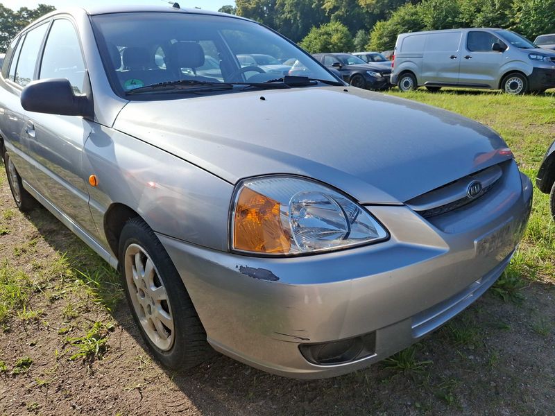 Kia Rio 1.1 CRDi Attract — zdjęcie 6