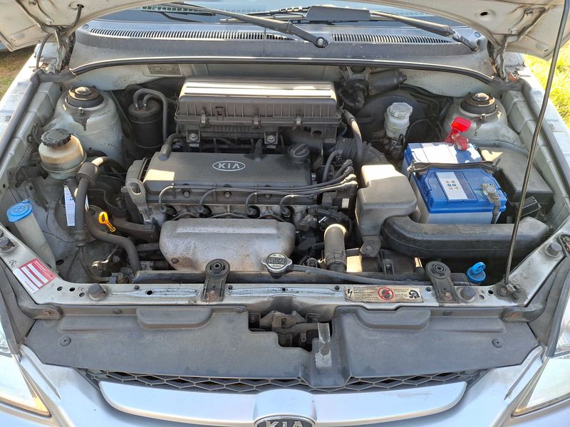 Kia Rio 1.1 CRDi Attract — zdjęcie 8