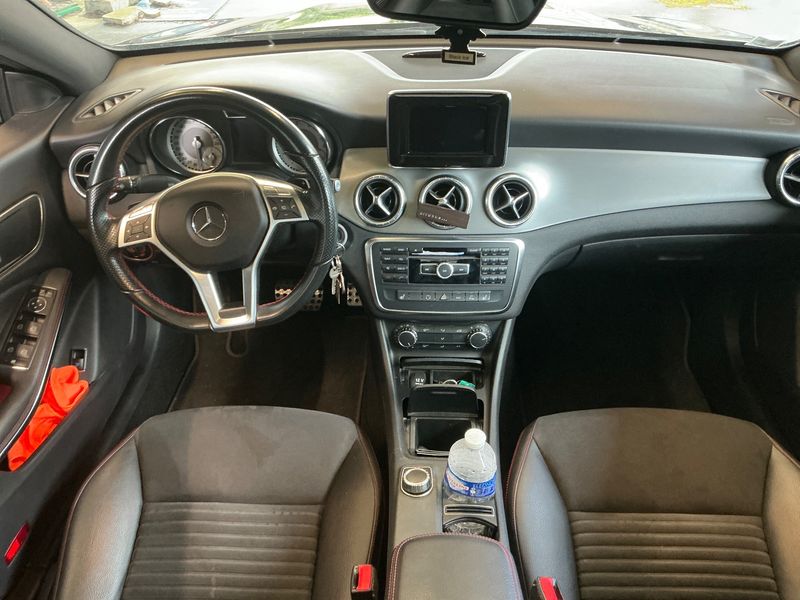 Mercedes-Benz CLA-Klasse CLA 200 AMG Line — zdjęcie 12