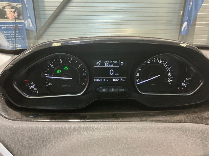 Peugeot 208 1.6 Allure — zdjęcie 13