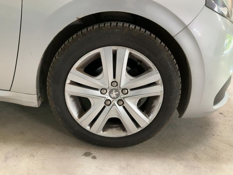 Peugeot 208 1.6 Blue-HDi Style 2016 – снимка 11