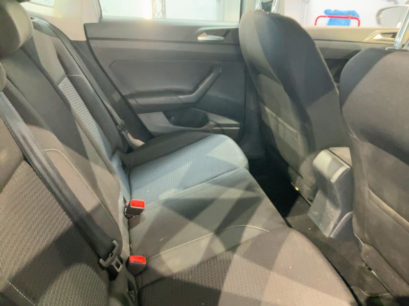 Volkswagen Polo 1.0 Comfortline — zdjęcie 14