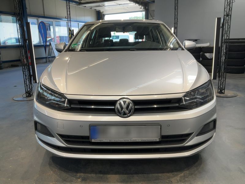Volkswagen Polo 1.0 Comfortline — zdjęcie 9