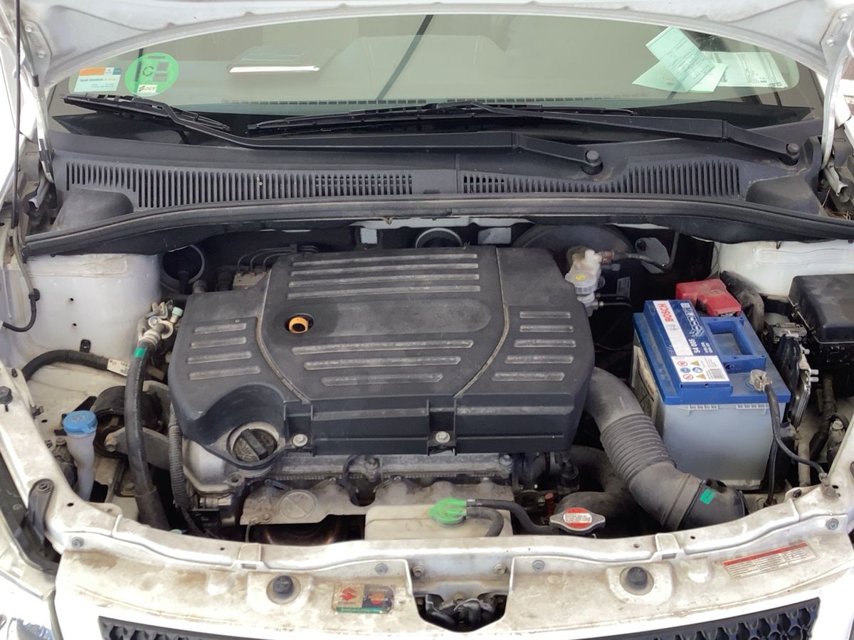 Suzuki SX4 2011 — photo 23