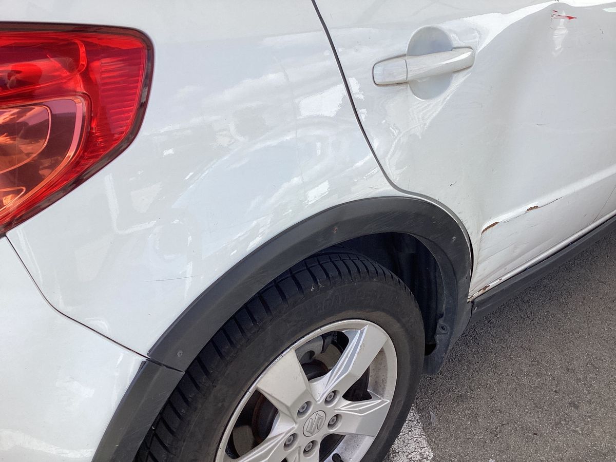 Suzuki SX4 2011 — photo 32