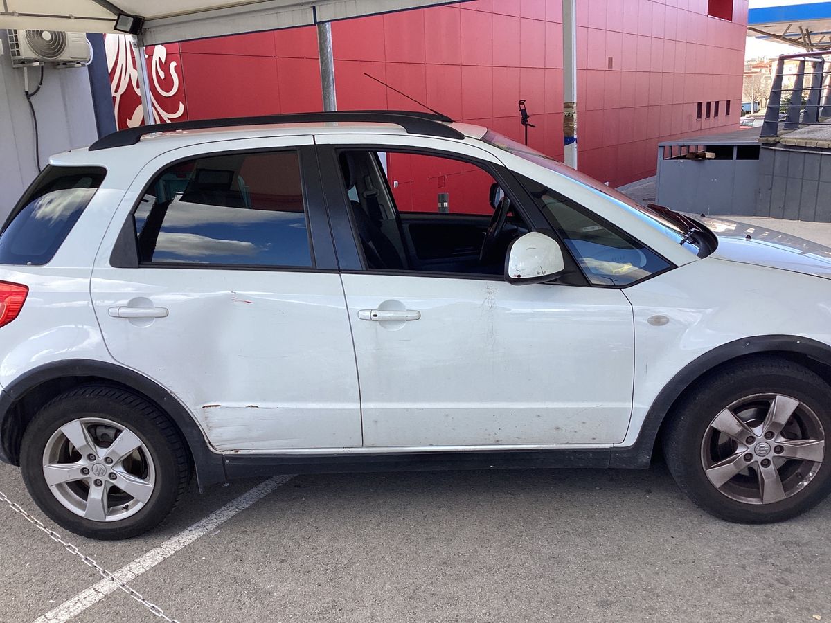 Suzuki SX4 2011 — photo 11