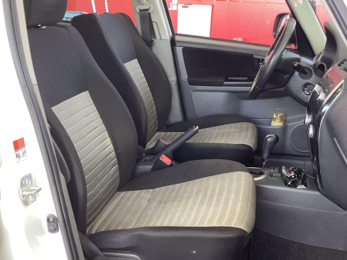 Suzuki SX4 2011 — photo 17