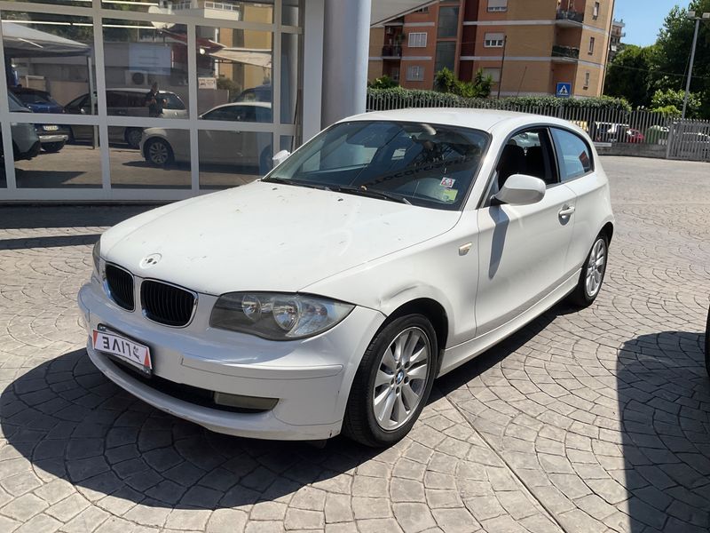 BMW 1er 116d 2010 – снимка 1