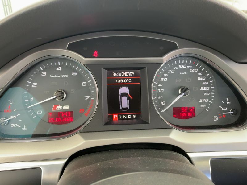 Audi S6 5.2 V10 FSI quattro — zdjęcie 13