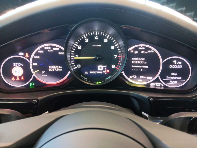 Porsche Panamera 4 E-Hybrid — zdjęcie 12
