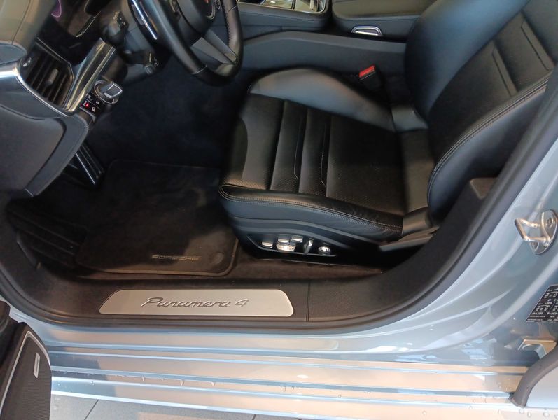 Porsche Panamera 4 E-Hybrid — zdjęcie 22