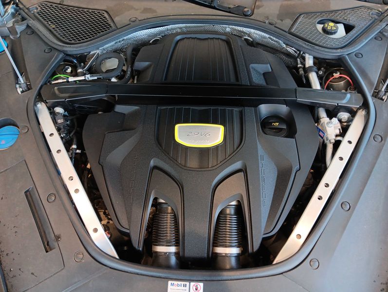 Porsche Panamera 4 E-Hybrid — zdjęcie 8