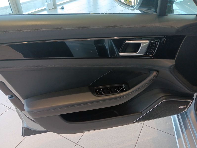 Porsche Panamera 4 E-Hybrid — zdjęcie 21