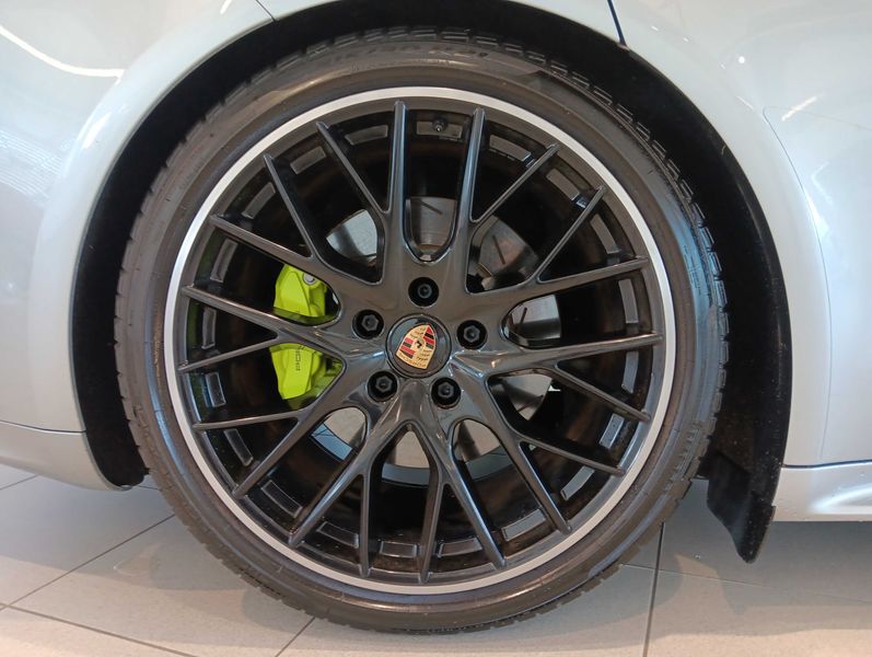 Porsche Panamera 4 E-Hybrid — zdjęcie 18