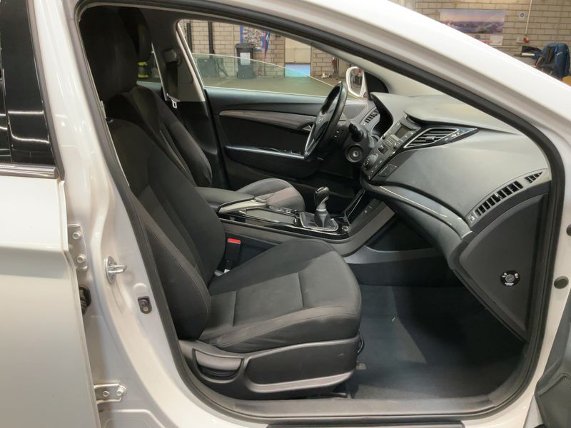 Hyundai i40 1.6 Classic Blue — zdjęcie 11