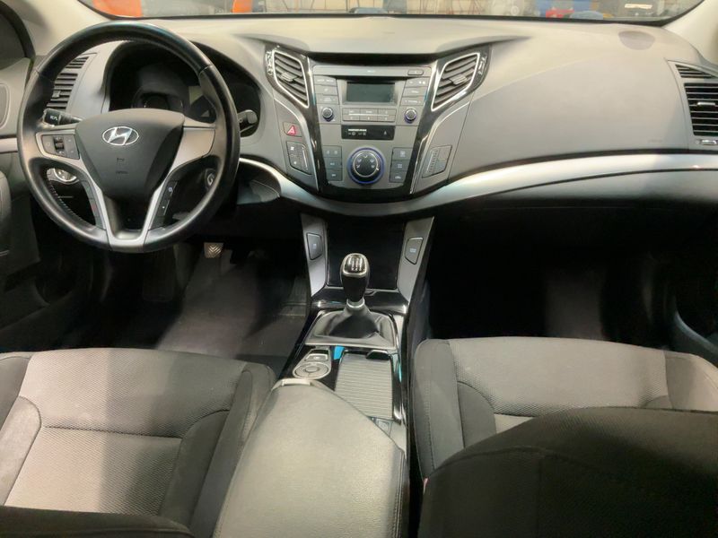 Hyundai i40 1.6 Classic Blue — zdjęcie 12