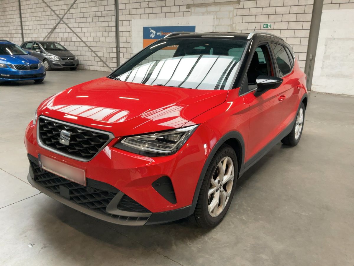 Seat Arona 2023 — photo 1