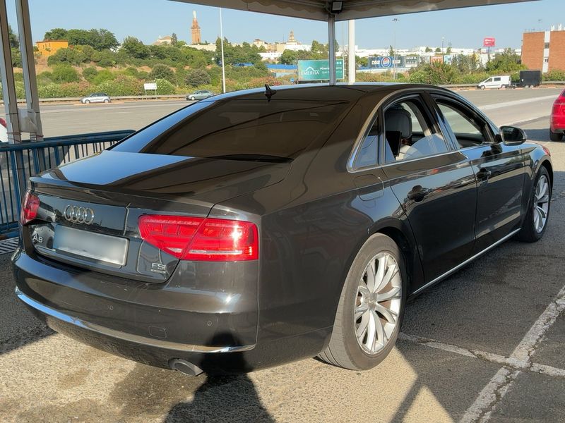 Audi A8 4.2 V8 FSI quattro — zdjęcie 6