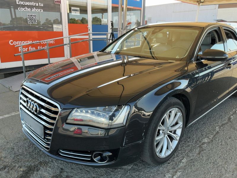 Audi A8 4.2 V8 FSI quattro — zdjęcie 2