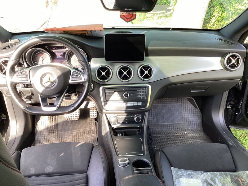 Mercedes-Benz CLA-Klasse CLA 180 AMG Line — zdjęcie 12