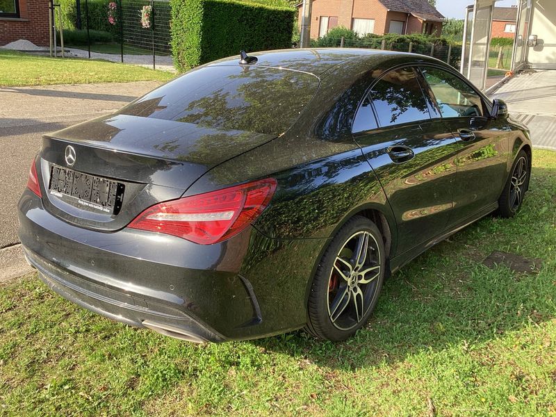 Mercedes-Benz CLA-Klasse CLA 180 AMG Line — zdjęcie 6