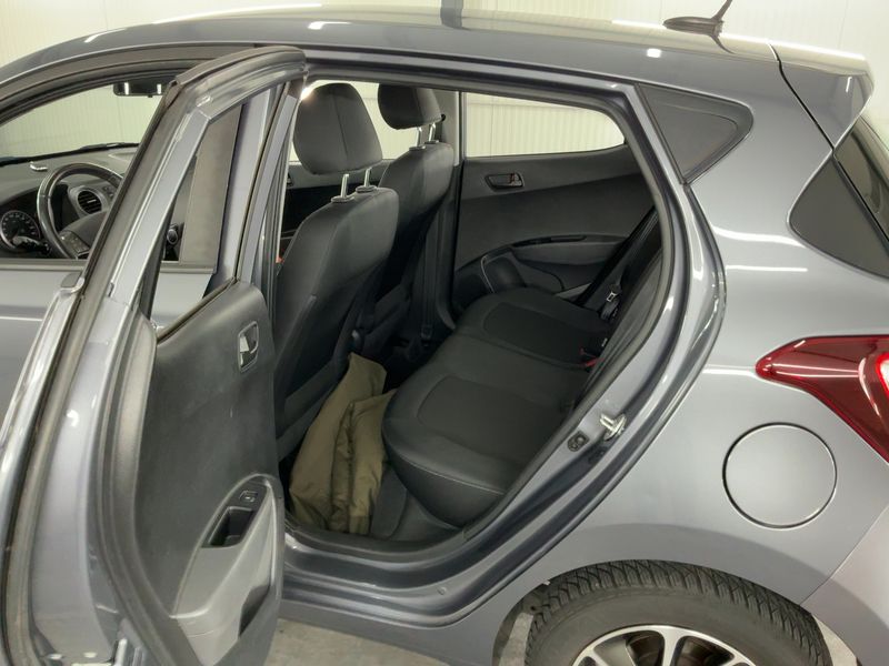 Hyundai i10 1.0 YES! — zdjęcie 14