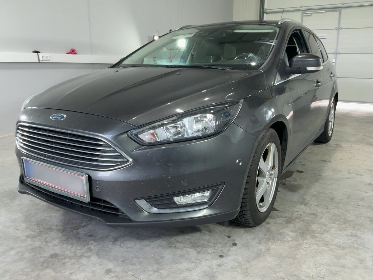 Ford Focus 2015 — photo 1
