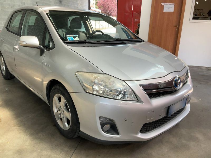 Toyota Auris 1.8 Hybrid Executive — zdjęcie 8