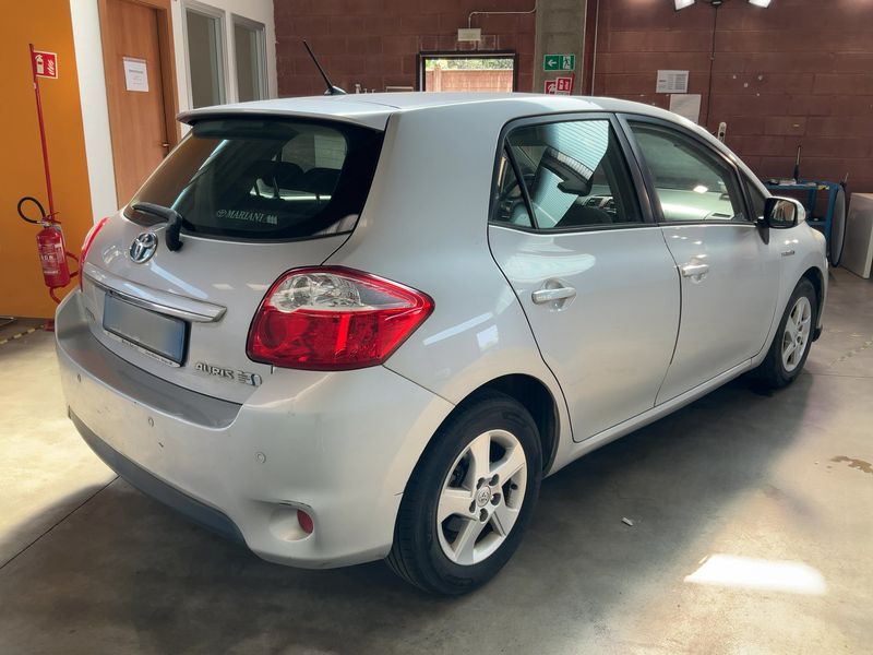 Toyota Auris 1.8 Hybrid Executive — zdjęcie 6