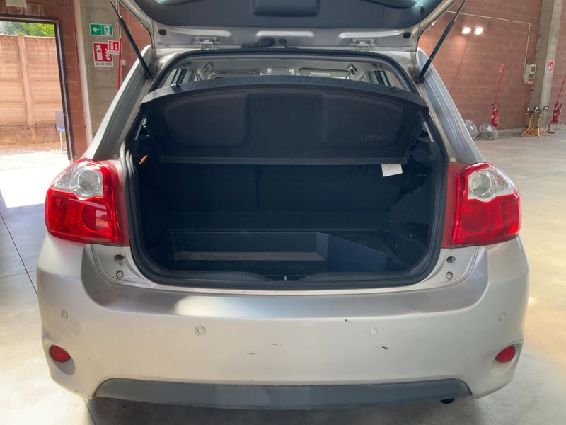 Toyota Auris 1.8 Hybrid Executive — zdjęcie 10