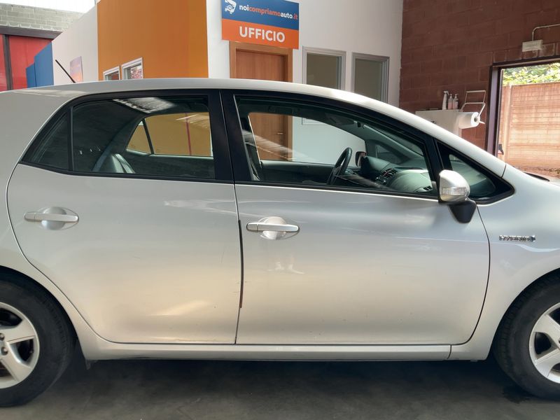 Toyota Auris 1.8 Hybrid Executive — zdjęcie 7