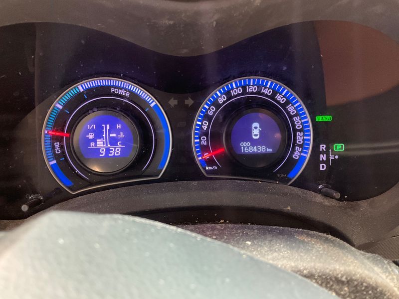 Toyota Auris 1.8 Hybrid Executive — zdjęcie 13