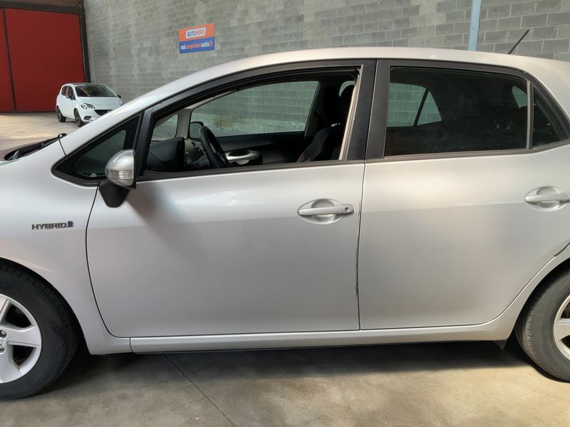 Toyota Auris 1.8 Hybrid Executive — zdjęcie 4