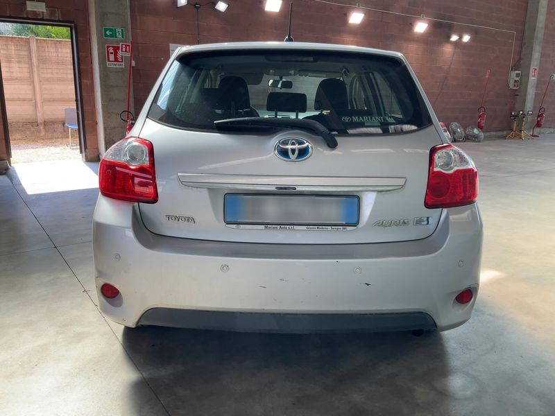 Toyota Auris 1.8 Hybrid Executive — zdjęcie 5