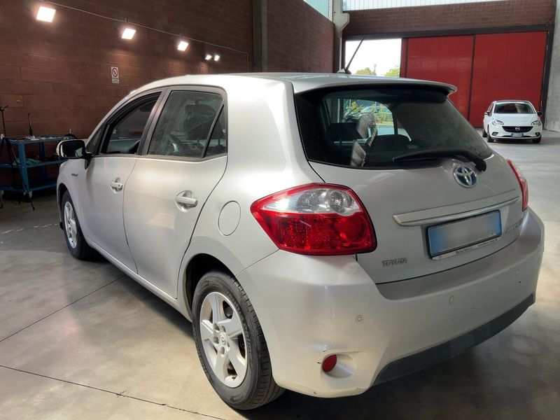 Toyota Auris 1.8 Hybrid Executive — zdjęcie 3