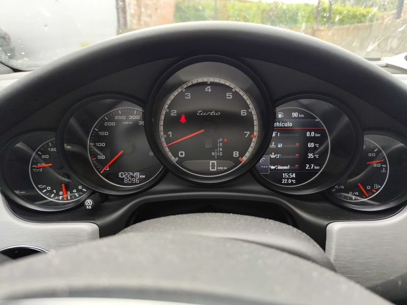 Porsche Panamera Turbo — zdjęcie 12