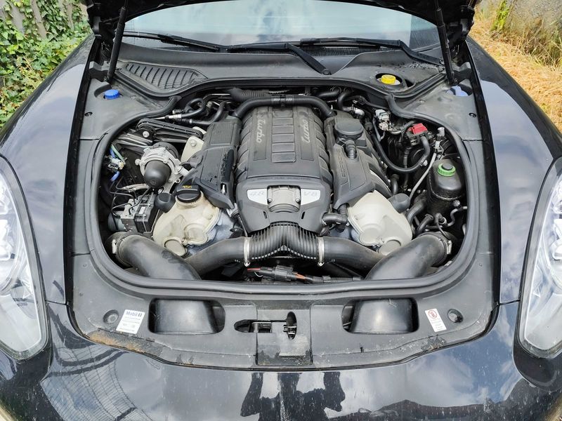 Porsche Panamera Turbo — zdjęcie 8