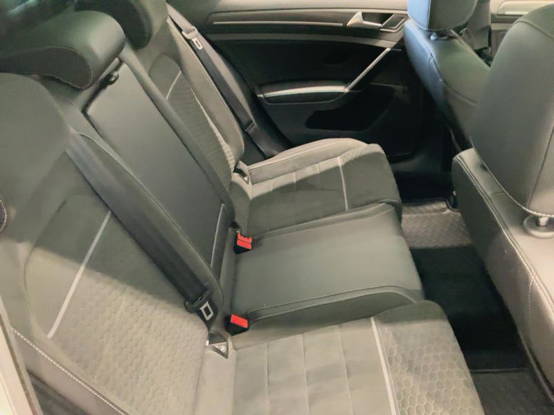 Volkswagen Golf VII 2.0 TDI GTD BlueMotion Tech 2018 – снимка 19