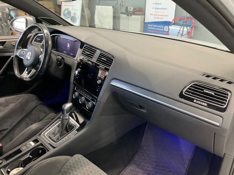 Volkswagen Golf VII 2.0 TDI GTD BlueMotion Tech 2018 – снимка 32