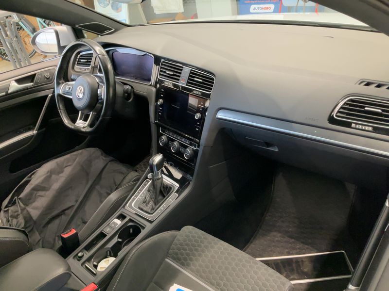 Volkswagen Golf VII 2.0 TDI GTD BlueMotion Tech 2018 – снимка 17