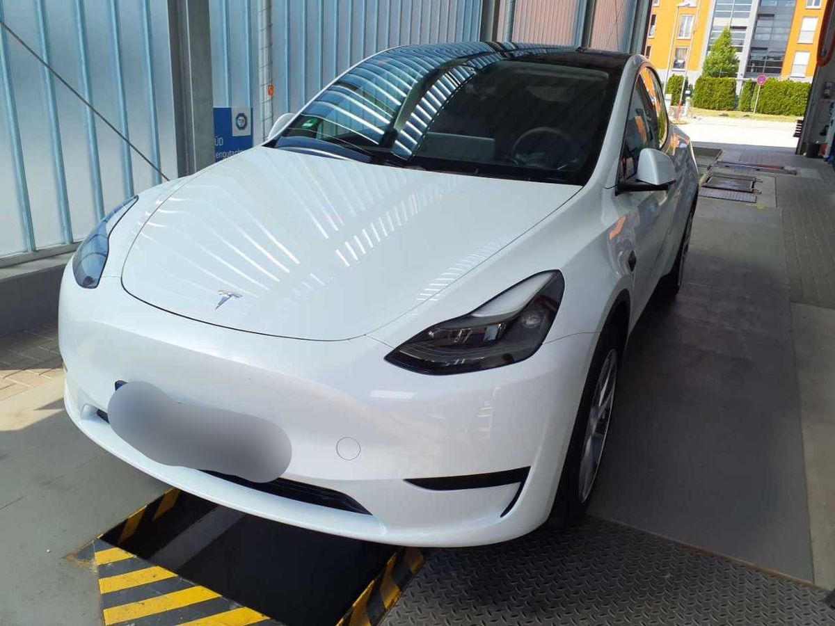 Tesla Model 2023