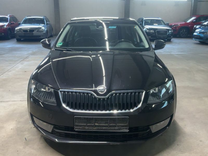 Skoda Octavia 2.0 TDI Elegance — zdjęcie 9