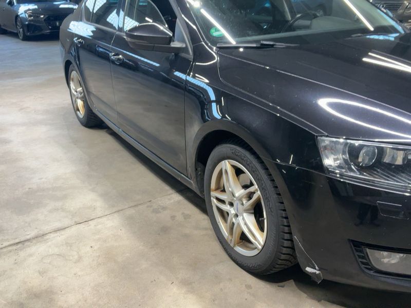 Skoda Octavia 2.0 TDI Elegance — zdjęcie 8