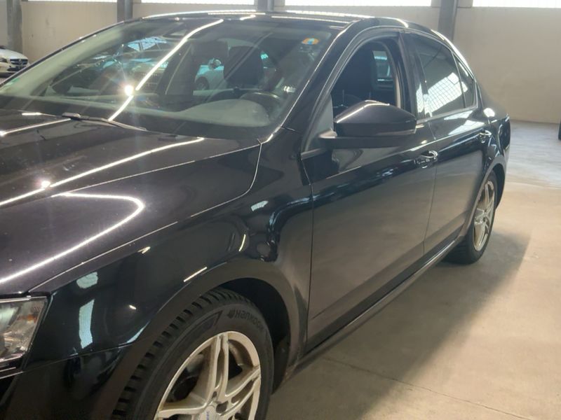 Skoda Octavia 2.0 TDI Elegance — zdjęcie 2