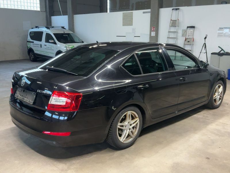 Skoda Octavia 2.0 TDI Elegance — zdjęcie 6
