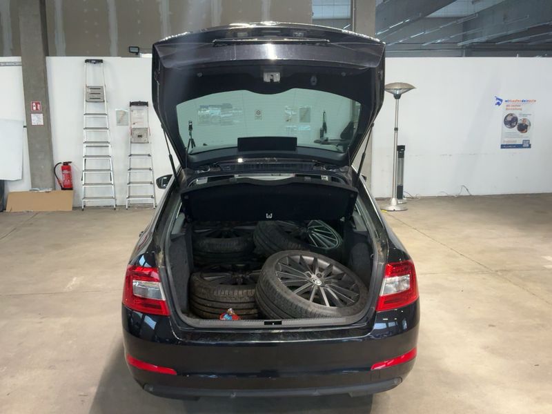 Skoda Octavia 2.0 TDI Elegance — zdjęcie 10