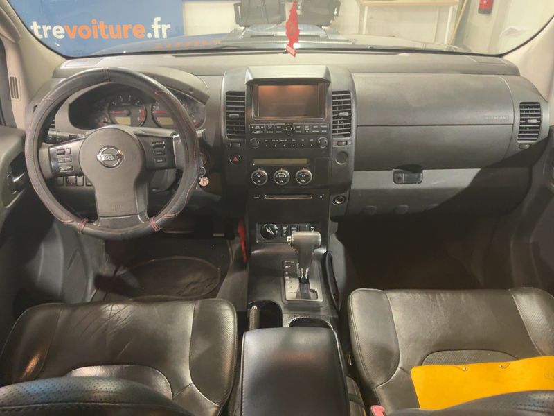 Nissan Navara Pick-up 2.5 dCi Double Cab SE 4x4 — zdjęcie 12