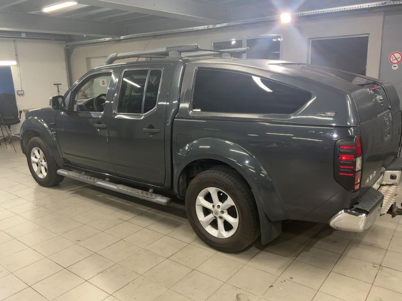 Nissan Navara Pick-up 2.5 dCi Double Cab SE 4x4 — zdjęcie 3