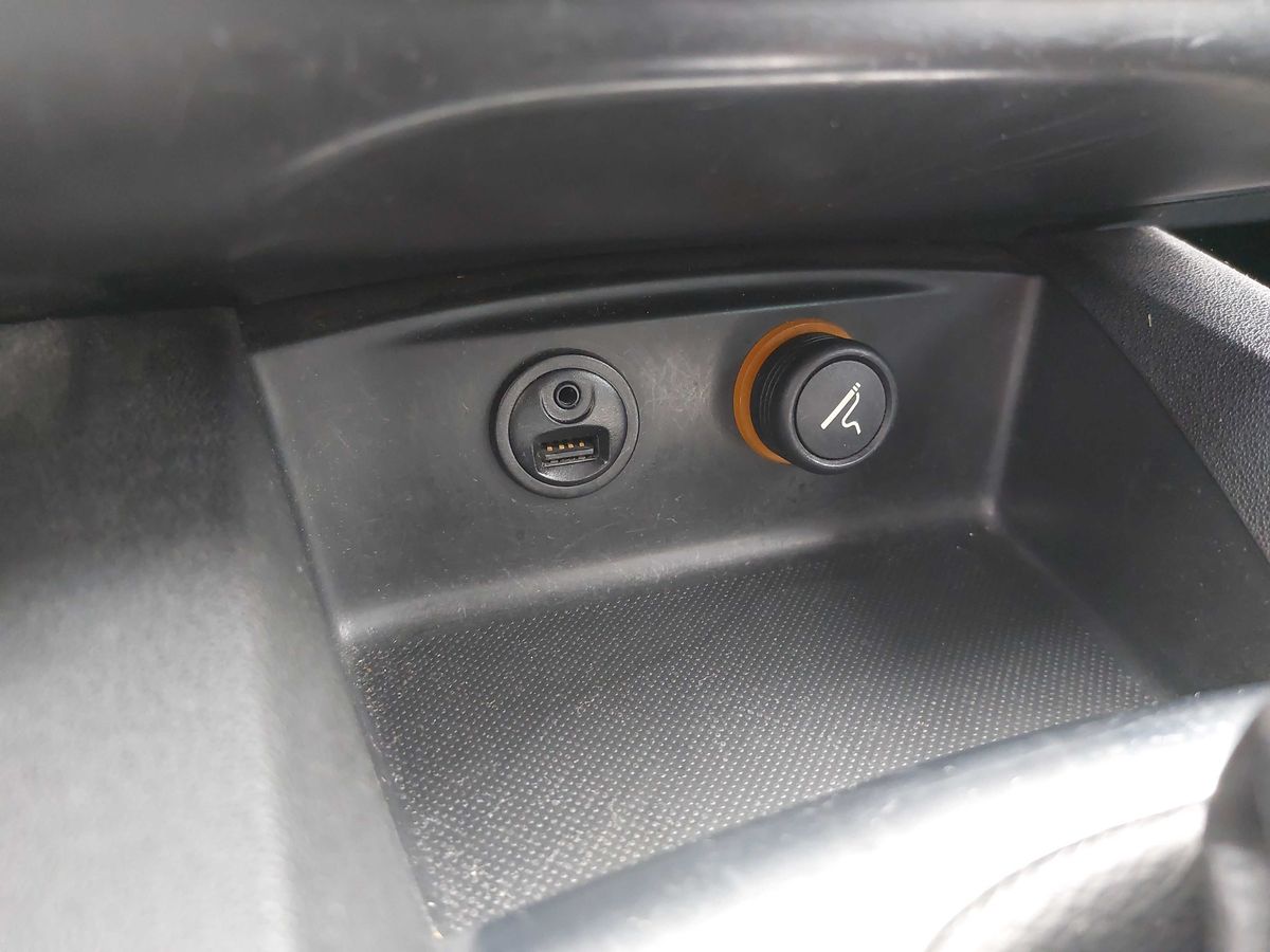Citroen C4 2017 — photo 32