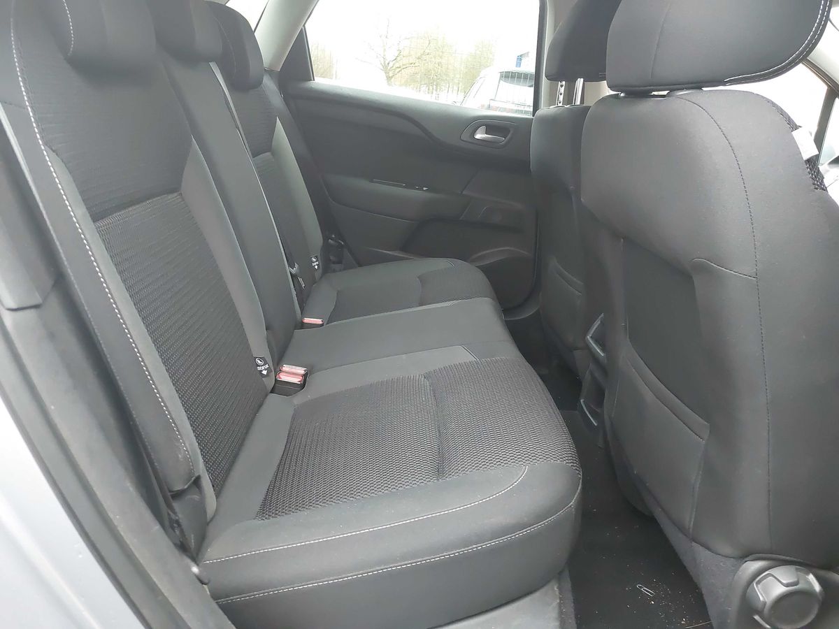 Citroen C4 2017 — photo 15